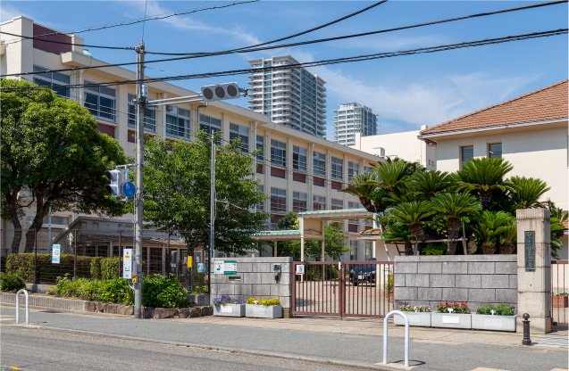 市立 住吉小学校