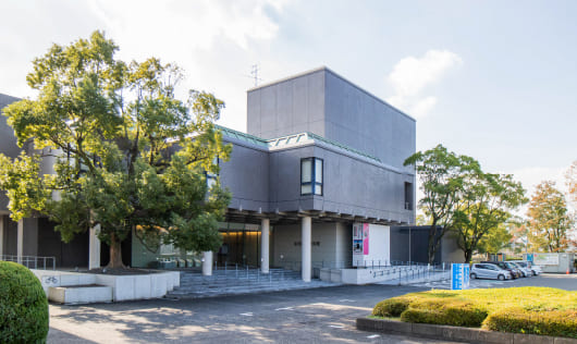 佐賀県立美術館