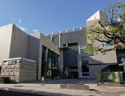 岡山県立美術館