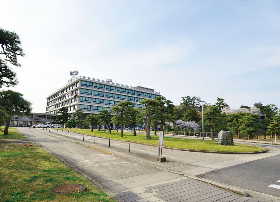 島根県庁