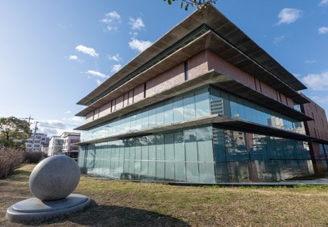 福山市中央図書館