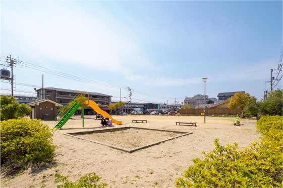 伏石南公園