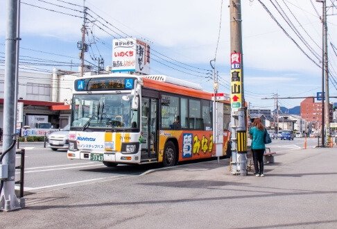 西鉄バス「名島」バス停