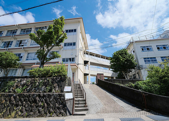山里中学校