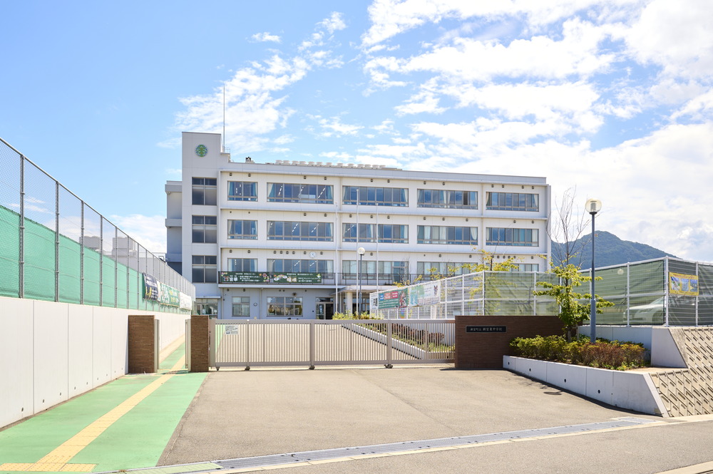 新宮町立新宮東中学校