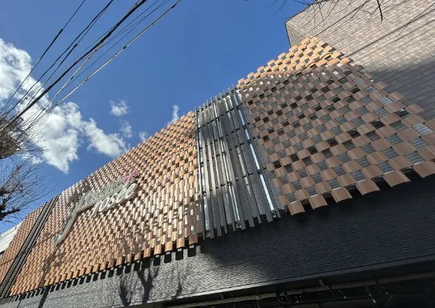 フランテ ロゼ 白壁