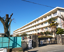 南陵中学校