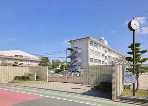 元岡中学校