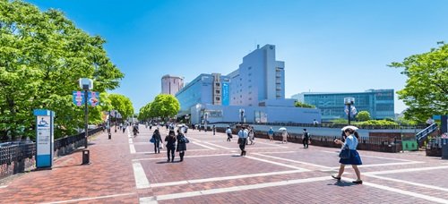 多摩センターパルテノン大通り