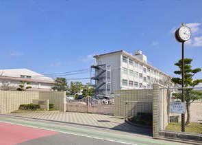 元岡中学校