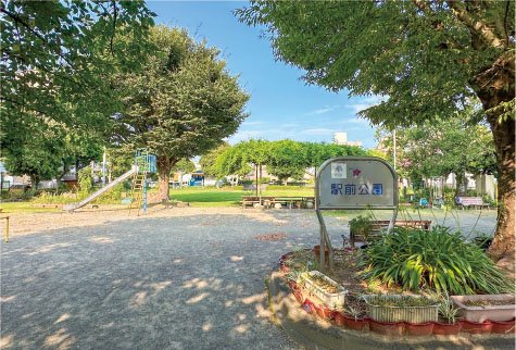 駅前公園