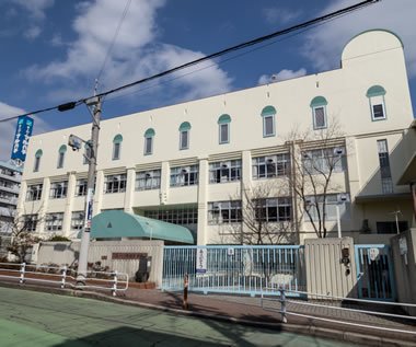 市立稗田小学校