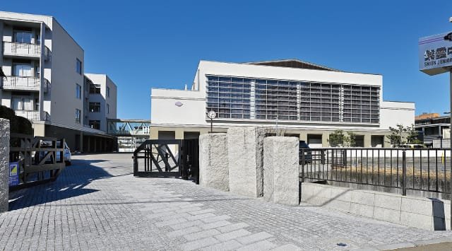 高松市立紫雲中学校（東門）