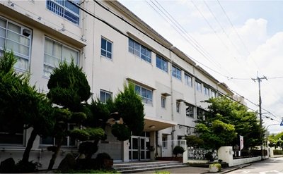 市立三国丘中学校