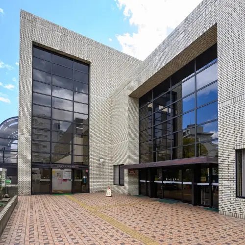 横浜市保土ケ谷公会堂・市立保土ケ谷図書館