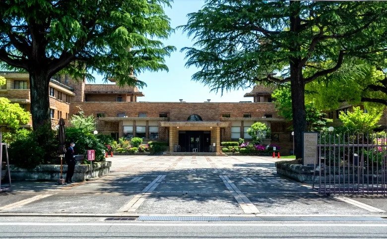 武庫川女子大学 上甲子園キャンパス（旧甲子園ホテル）