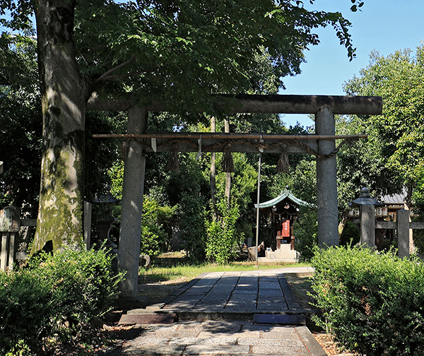 綾戸國中神社