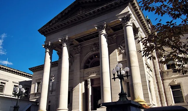大阪府立中之島図書館