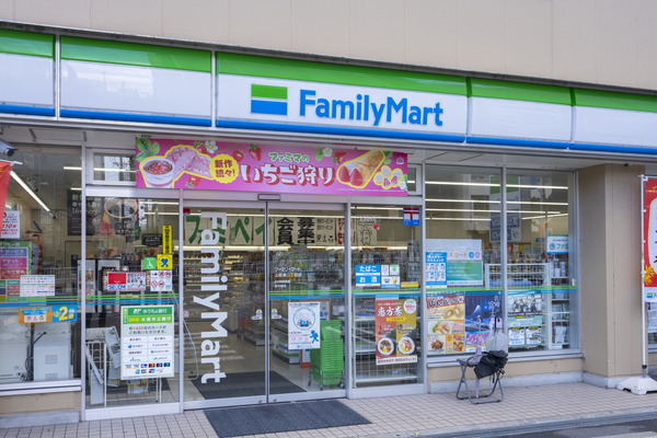 ファミリーマート 上前津二丁目店
