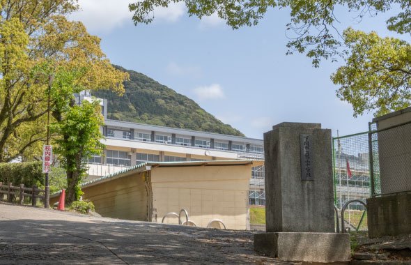 勝山中学校
