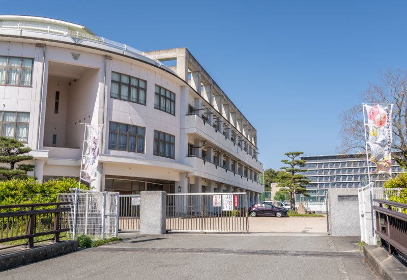 白石小学校
