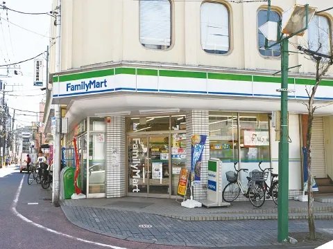 ファミリーマート相模原東林間駅前店