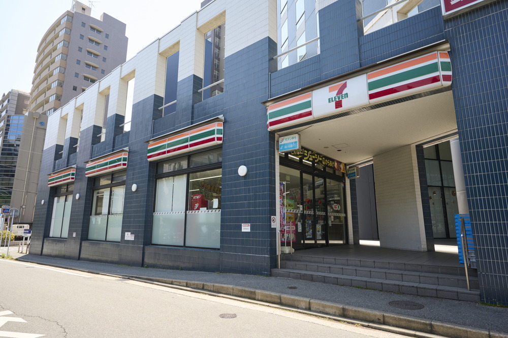 セブンイレブン福岡薬院駅前店