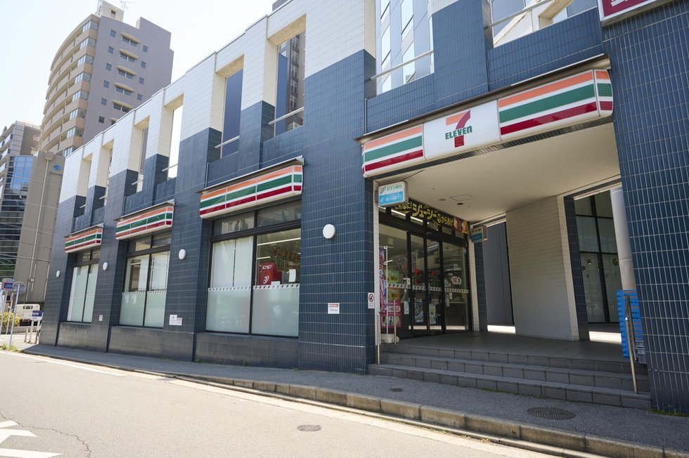 セブンイレブン福岡薬院駅前店