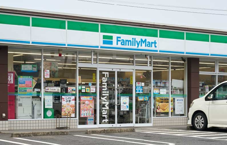 ファミリーマート武雄八並店