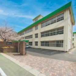 足原小学校