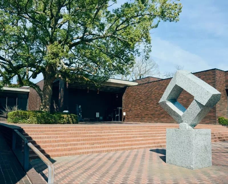 熊本県立美術館