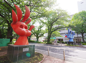 呼ぶ手