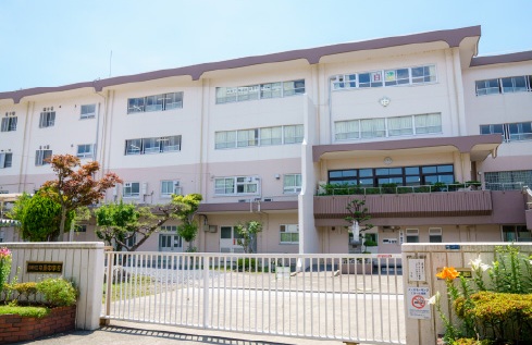 中原中学校