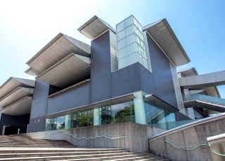 県立近代美術館