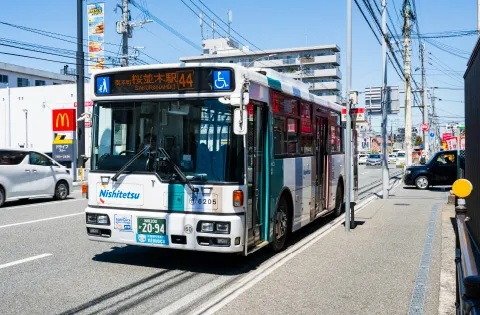 「諸岡四角」バス停