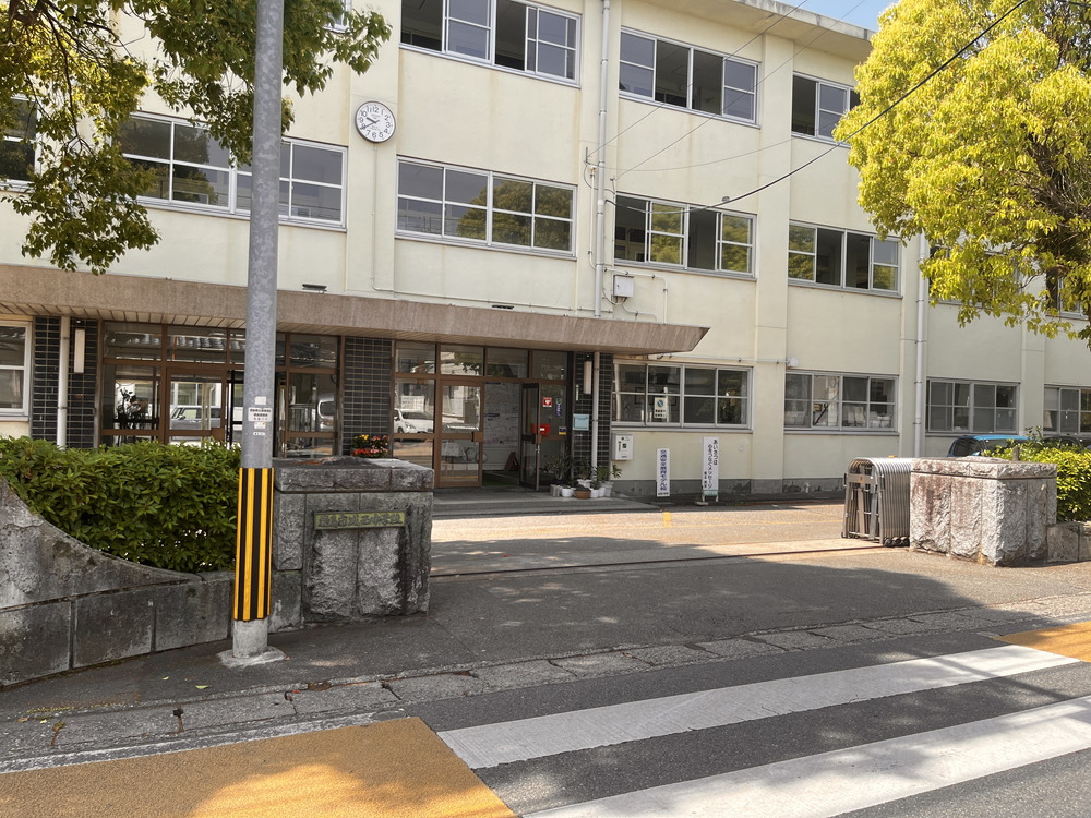 徳島市城西中学校