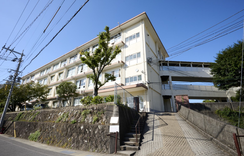 長崎市立山里中学校