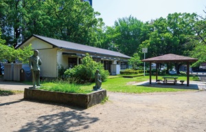 栄町街区公園