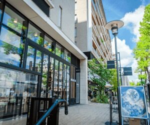 ワインショップ・エノテカ
カフェ＆バー たまプラーザ店