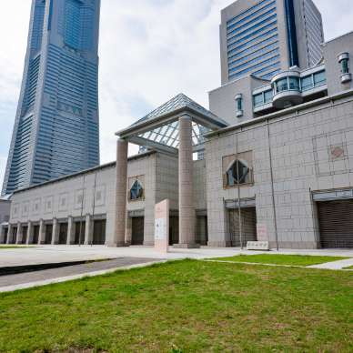 横浜美術館