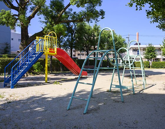 下大利 児童の遊び場