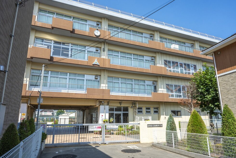 新堀小学校