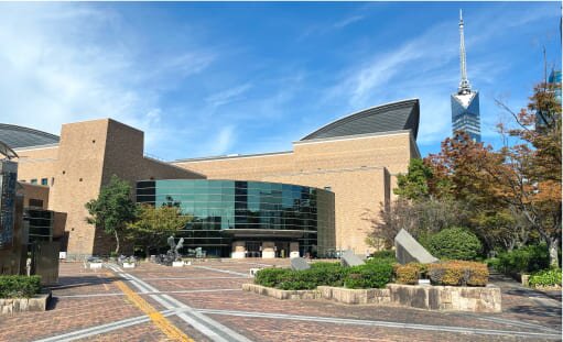 福岡市総合図書館