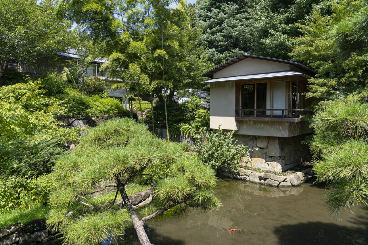 区立 向山庭園