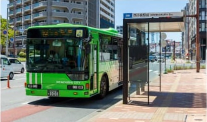 「西小倉駅前」バス停