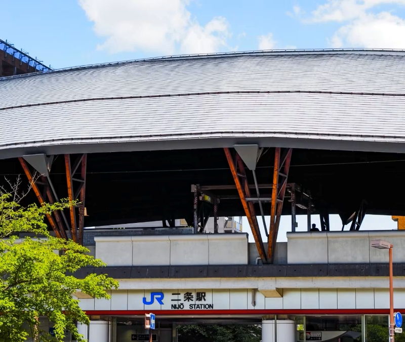 JR山陰本線（嵯峨野線）「二条」駅（西口）