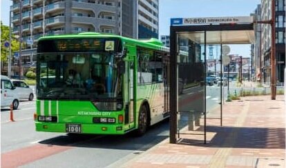 「西小倉駅前」バス停