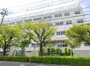 世田谷区立駒沢中学校