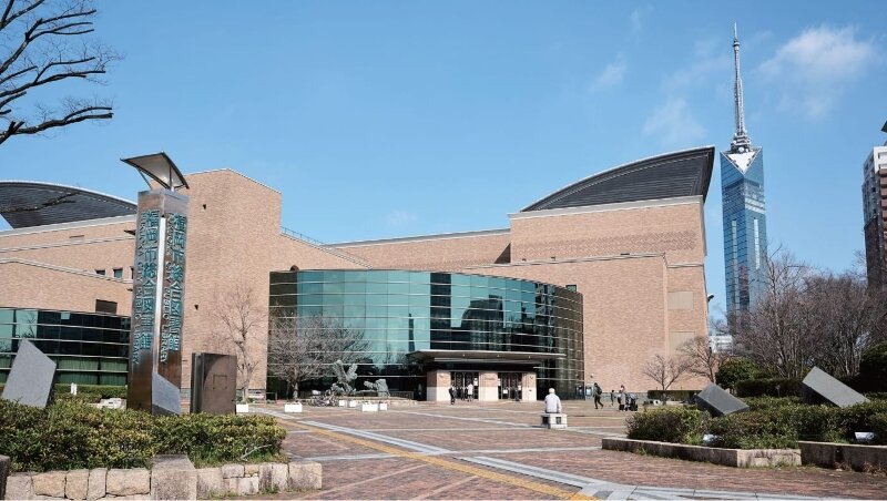 福岡市総合図書館
