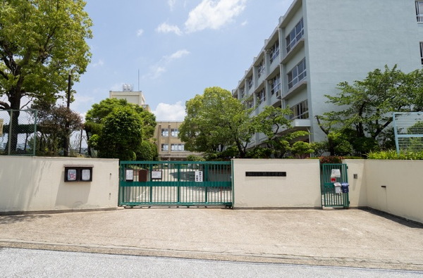 枚方市立楠葉中学校